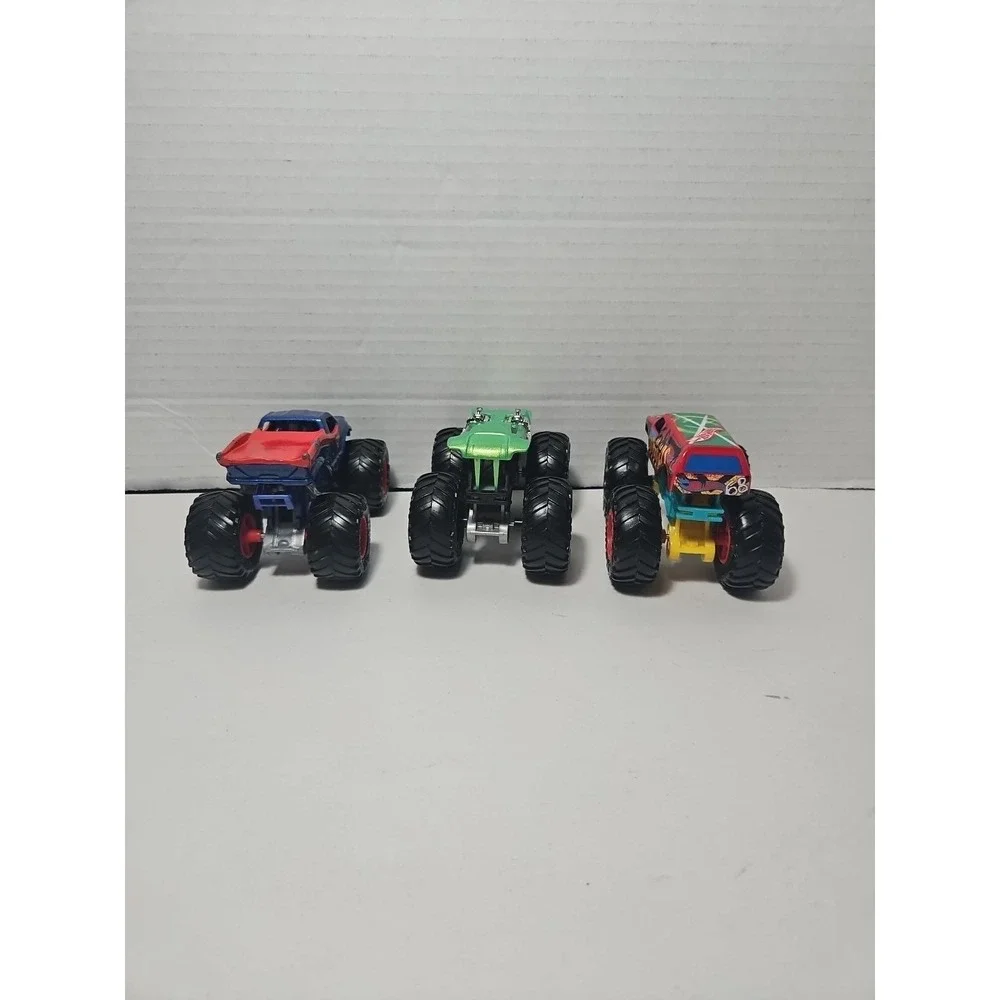 Hot Wheels Monster Jam Truck HW Demo Derby 1:64 Diecast Truck Superman Twin Mill